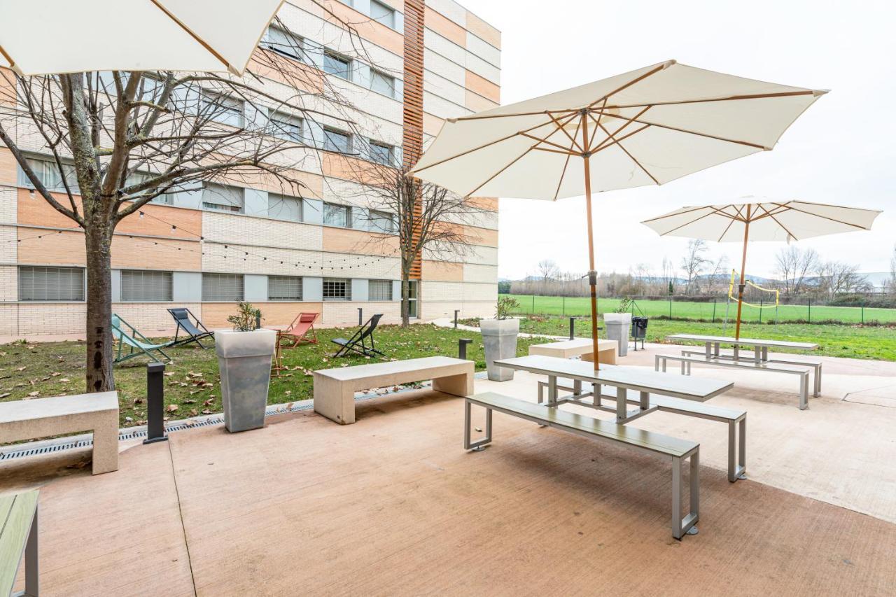 Residencia Universitaria Resa Los Abedules Pamplona Eksteriør billede