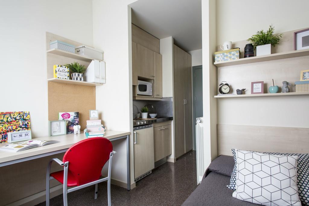 Residencia Universitaria Resa Los Abedules Pamplona Eksteriør billede